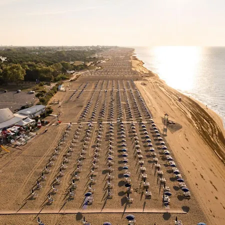 Relaxing Oasis With Pool And Garden *
