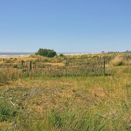 Апартаменти Relaxing Oasis With Pool And Garden Бібіоне