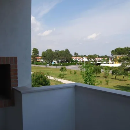 Relaxing Oasis With Pool And Garden