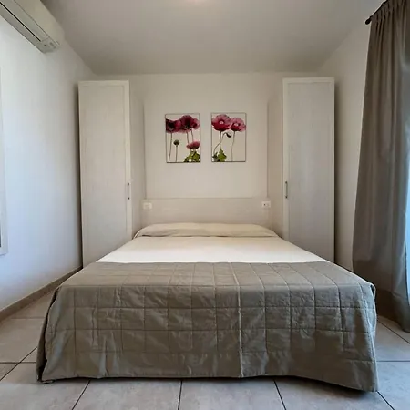 Relaxing Oasis With Pool And Garden Διαμέρισμα *