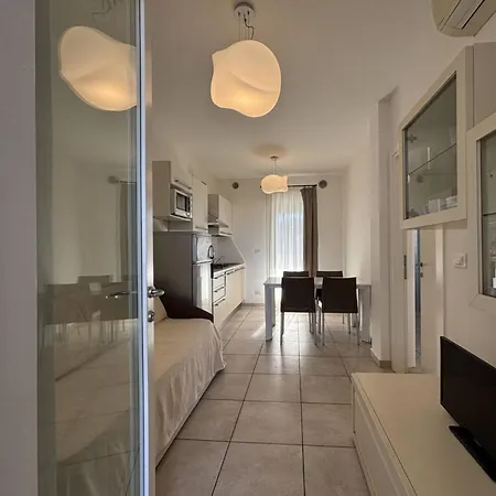 Relaxing Oasis With Pool And Garden Διαμέρισμα *