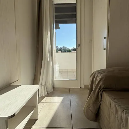 Relaxing Oasis With Pool And Solarium Apartmán