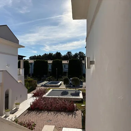 Relaxing Oasis With Pool And Garden Διαμέρισμα *