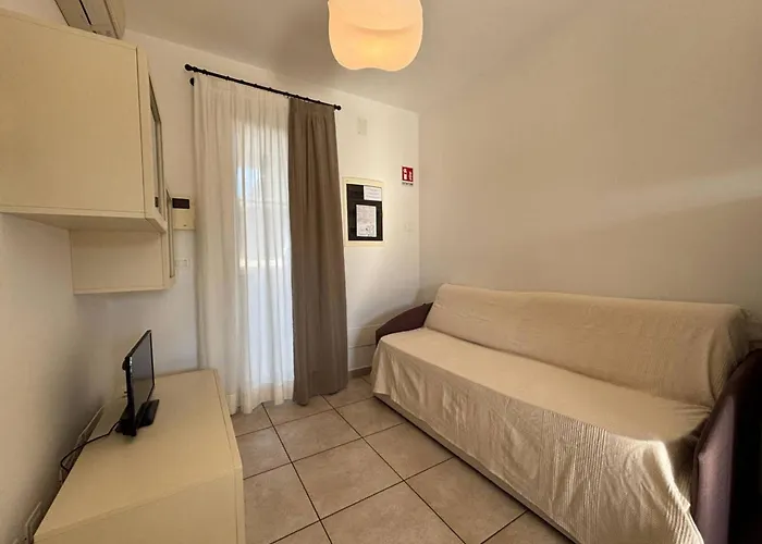 Relaxing Oasis With Pool And Garden